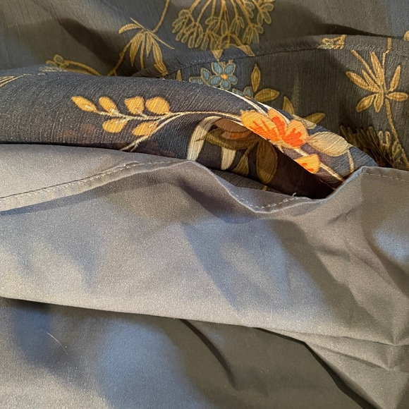 Banana Republic Floral Blouse Sheer Sleeves Size M - Picture 5 of 5